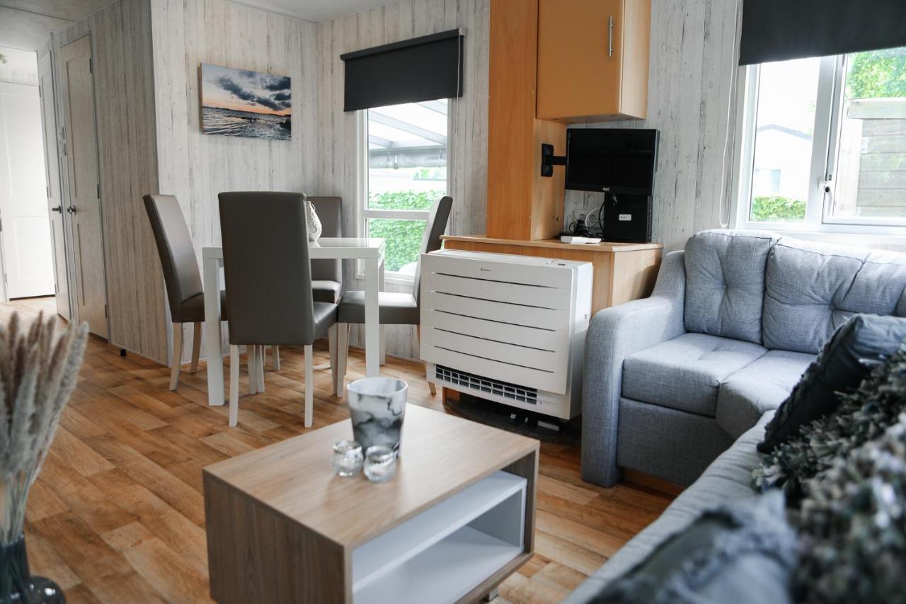 Chalet Op 5* Camping De Paardekreek Кортгене Экстерьер фото