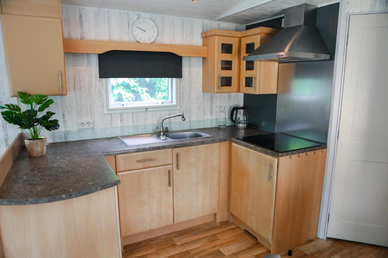 Chalet Op 5* Camping De Paardekreek Кортгене Экстерьер фото